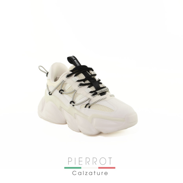 I24---steve madden---SPECTATORWHITE_2_P.JPG